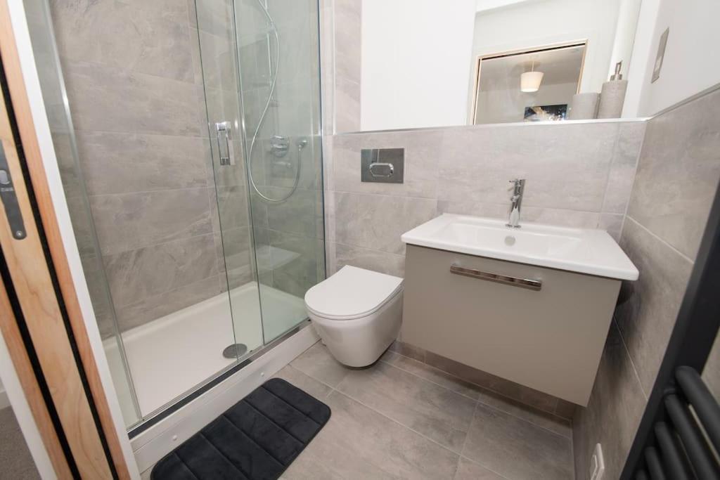 Deluxe 2 Bed York Flat With Gym Sleeps 6 Apartment Exterior photo